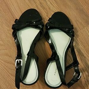 Girls size 5 Black Predictions dress sandals